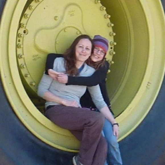 ๐ป๐ธ๐ Meet your Posher - Picture 3 of 4